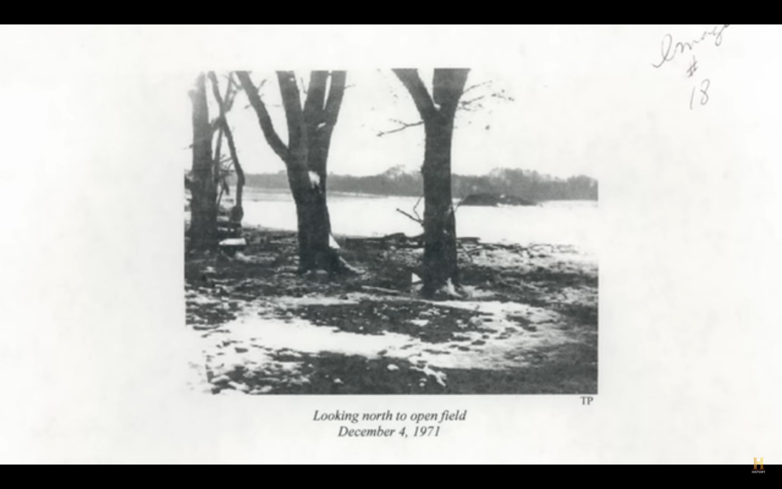 Photos revealed the scene where the UFO was hovering and a white ring remained