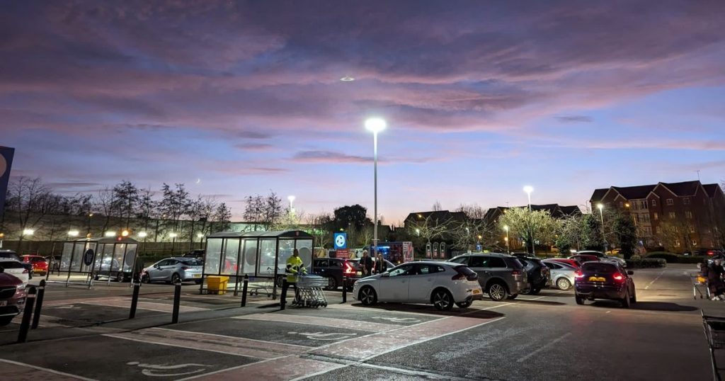 Tesco shopper ‘captures UFO’ by mistake while taking photo of sunset sky outside store