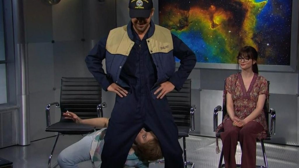 Fan-Favorite UFO Sketch Returns With Ryan Gosling, Kate McKinnon