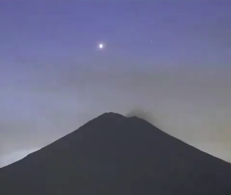 A self-proclaimed UFO expert claims the volcano serves as a portal for aliens