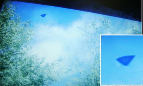 Alleged triangular UAP (dpi archive)