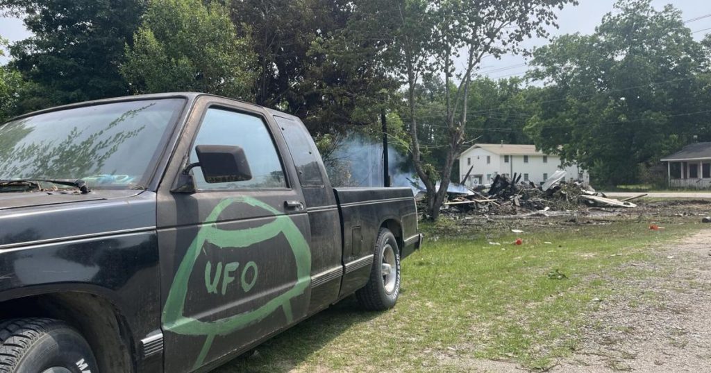 SC’s bizarre UFO Welcome Center burns in fire | News