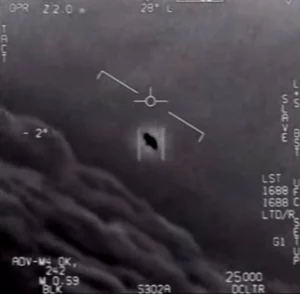 Tic Tac’ UFO Hovered Above USO Emerging From Ocean