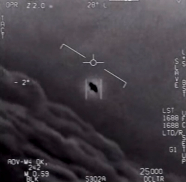Tic Tac’ UFO Hovered Above USO Emerging From Ocean