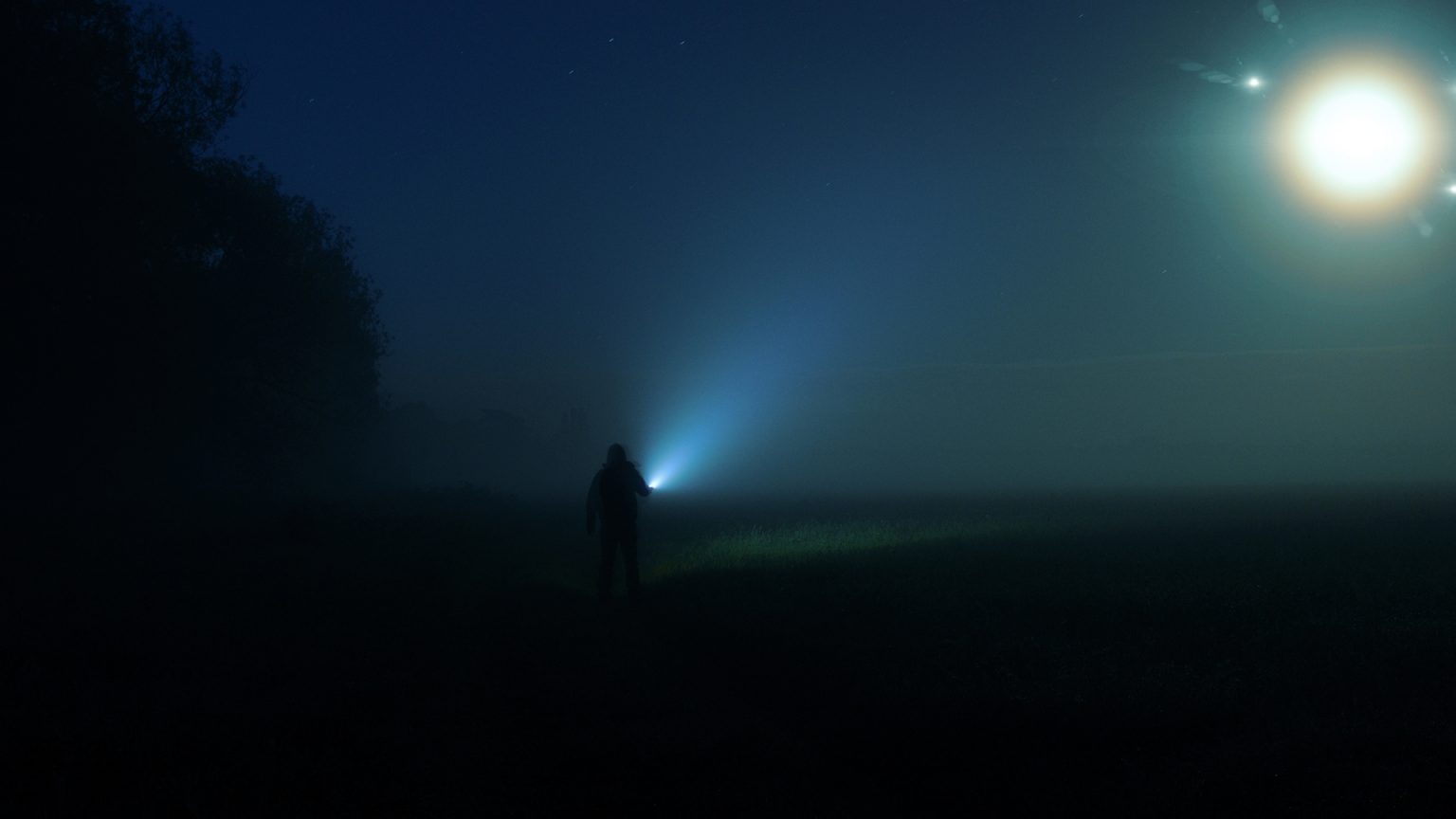 Multiple UFOs emitting eerie ‘haze’ in clear skies spotted across US – with same ‘crafts’ seen overseas