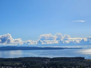 25 years ago in the Peak: Puzzling lights over Texada Island