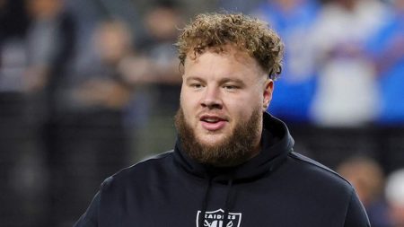 Video: NFL Players Recall Vivid UFO Sighting During Team Flight | 1490 WBEX