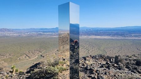 ‘Mysterious’ Las Vegas monolith appears in desert