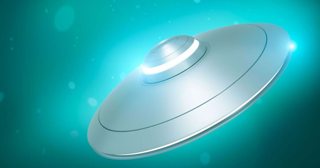 Tourists spot creepy ‘UFO’ sighting in Ibiza | Weird | News