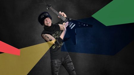 MICHAEL SCHENKER On Working With AXL ROSE For The My Years With UFO Album: “He Is A Perfectionist”