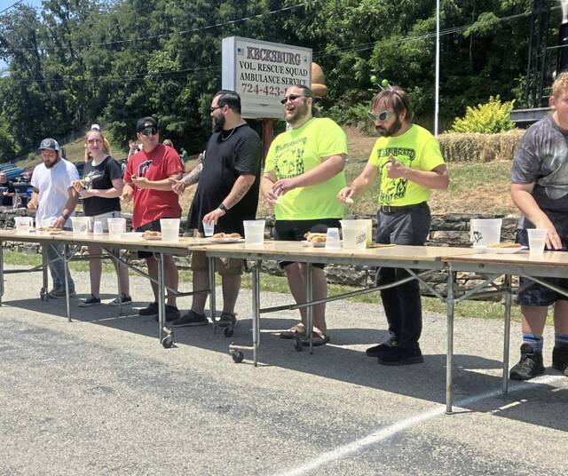Kecksburg ‘alien’ hot dogs prove hard to swallow; Greensburg man downs competitors
