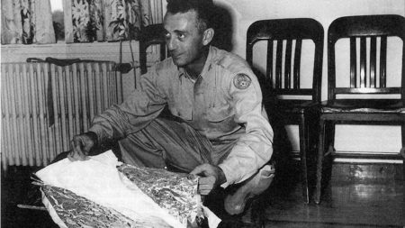 Lead Roswell investigator revealed SECOND UFO crash site with alien found ‘still breathing’, his grandson says 77yrs on