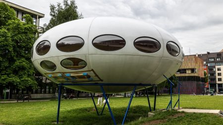 The Zany Spaceship-Inspired House Design That’s Out Of This World