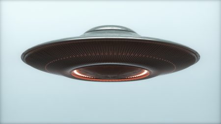 Pilots Capture UFO On Video