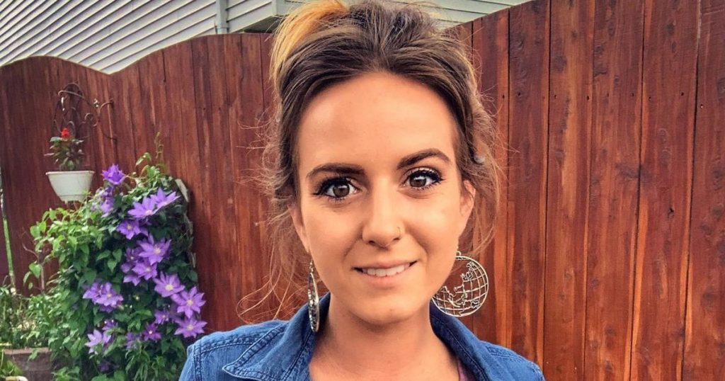 Woman who has ‘daily alien encounters’ says ‘blue-skinned creatures’ are testing the waters