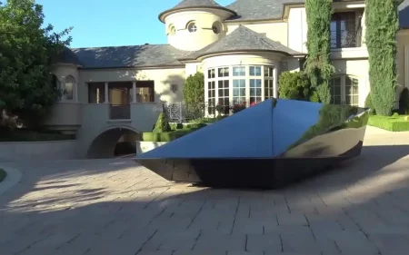 Supercar Blondie drove ‘UFO car’ that belongs in space