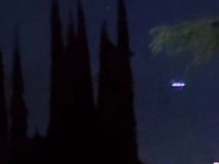 Multiple UFO Sightings Reported In Palmdale And Lancaster, California: Locals Share Eerie Encounters