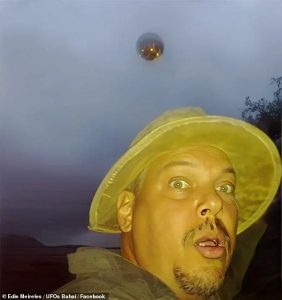 The first ‘UFO selfie’: Stunning photos of glowing spherical craft with yellow ‘landing lights’