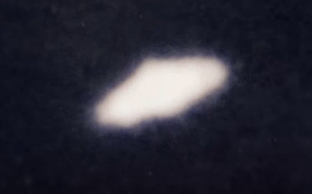 That time UFOs attacked 2,000 people who were hit by light beams