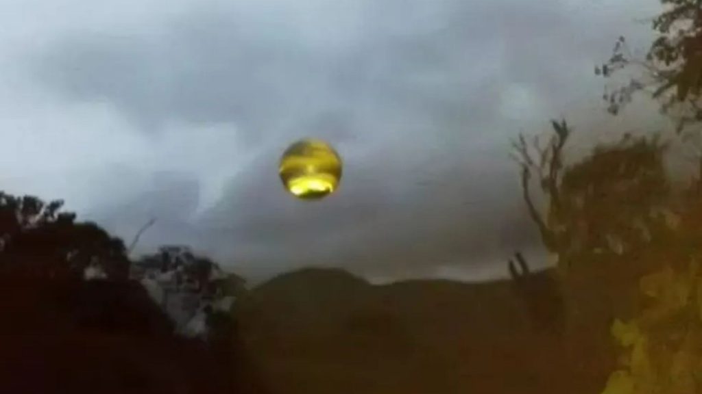Incredible pics of ‘first UFO selfie’ resurface showing glowing spherical craft with yellow ‘landing lights’