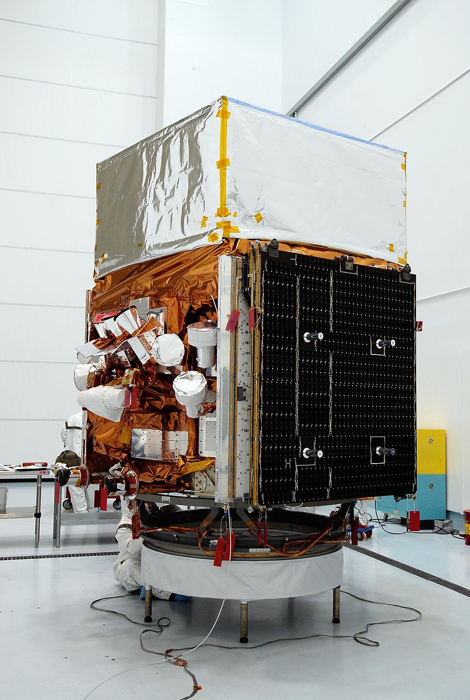 Fermi satellite on Earth before launch with its solar arrays folded (Credit : Kim Shiflett)