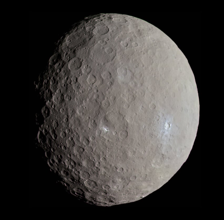 Approximate true-color image of Ceres, using the F7 ('red'), F2 ('green') and F8 ('blue') filters, projected onto a clear filter image. Images were acquired by Dawn at 04:13 UT May 4, 2015, at a distance of 13641 km (Credit : Justin Cowart)