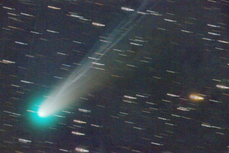 Comet A6 Lemmon from October 4th, showing the evolution of the coma and the tail. Credit: Hisayoshi Kato.